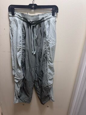 Daily Practice Women's Two-Tone Green Relaxed Jogger Pants size small